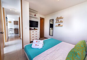 3 bedrooms, laptop workspace, free WiFi, bed sheets - U-GO Sunset 47  (Cartagena)