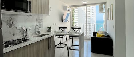 Apartment, 3 Bedrooms | Interior