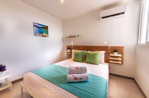 Room - U-GO Sunset 47  (Cartagena)