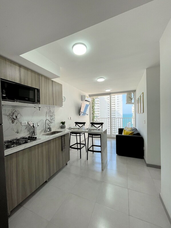 Interior - U-GO Sunset 47 (Cartagena)