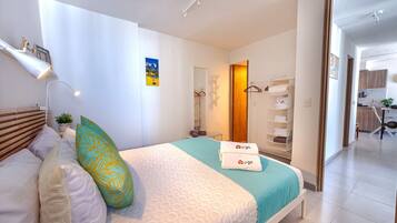 Appartement, 3 slaapkamers | 3 slaapkamers, een laptopwerkplek, gratis wifi, beddengoed