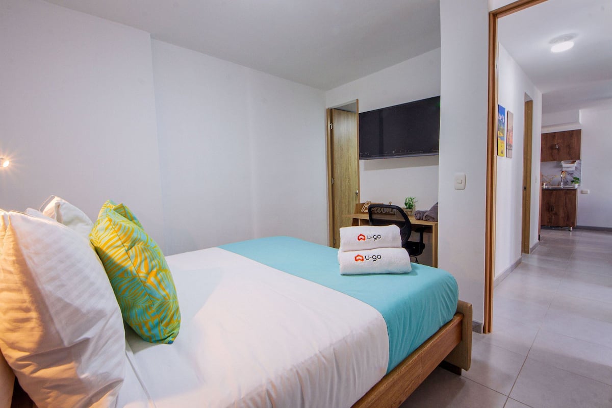 Apartment, 3 Bedrooms | 3 bedrooms, laptop workspace, free WiFi, bed sheets