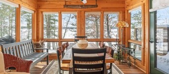 Charming 3-bedroom cabin with WiFi, AC in lovely Eagle River sleeps 8 people.