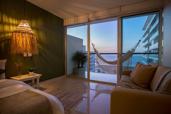 Exclusive Apartment | In-room safe, soundproofing, iron/ironing board, free WiFi