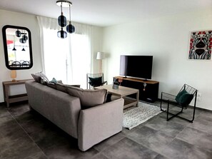 TV - L'Orge - 284 rue de l'orge - Vic le Comte (Vic-le-Comte)