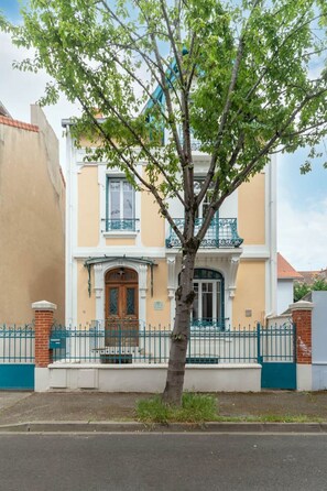 Exterior detail - Grande Maison Germot - 24 rue Germot - Vichy (Vichy)