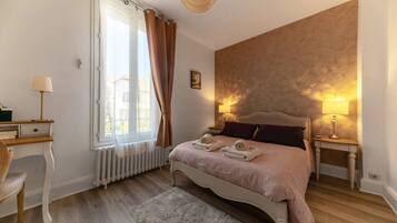 2 chambres, fer et planche à repasser, lit parapluie, Wi-Fi gratuit