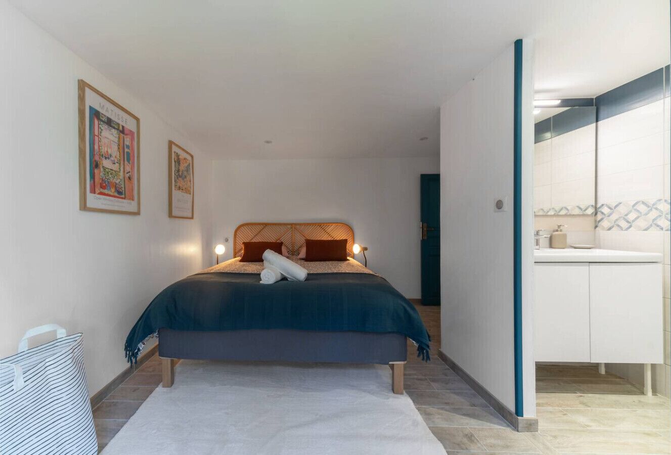 1 bedroom, iron/ironing board, travel cot, WiFi