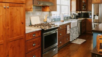 Microwave, oven, stovetop, dishwasher