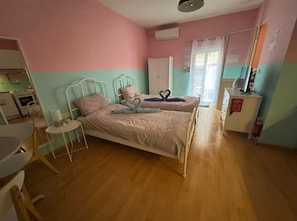 1 chambre, fer et planche à repasser, Wi-Fi, draps fournis