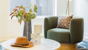 Interior - Sleeps 28 2 Units Near DT Nashville Outrider by Avantstay (Nashville)