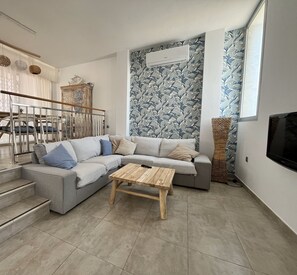 Smart TV - VILLA OXIGEN, in San José, in the heart of the Cabo de Gata natural park. (Níjar)