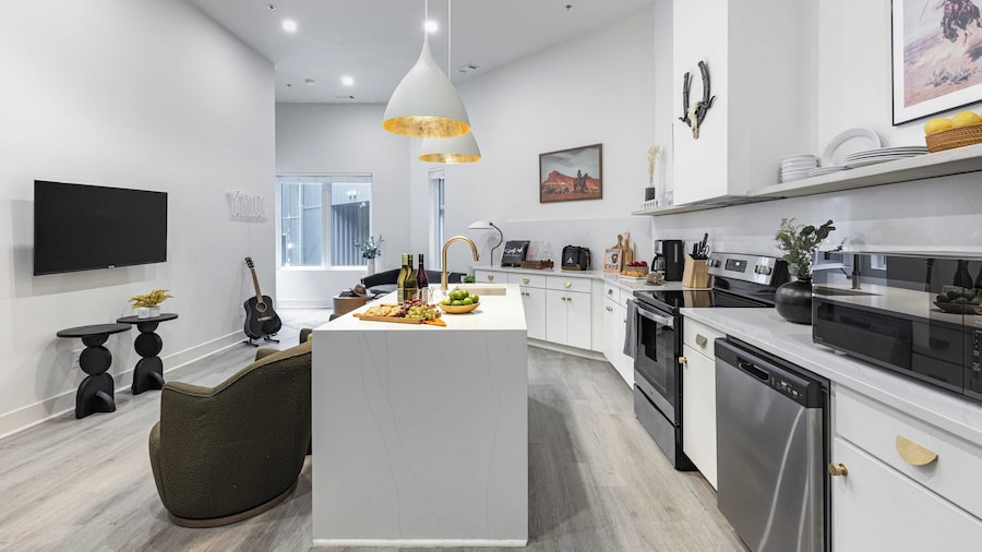 Outrider Buyout- 3 Units by Avantstay Sleeps 36