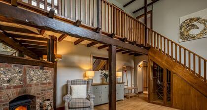 Pass the Keys | Quintessential Chilterns Hideaway