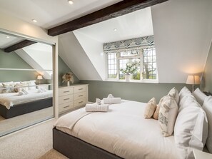 5 slaapkamers, een strijkplank/strijkijzer, gratis wifi, beddengoed