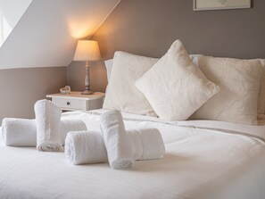 5 habitaciones, tabla de planchar con plancha y wifi gratis 