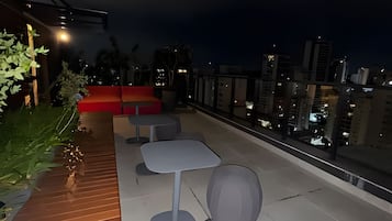 Apartment | Outdoor dining