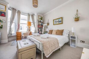 2 chambres, fer et planche à repasser, lit parapluie, Wi-Fi gratuit