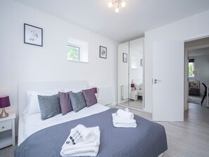 3 bedrooms, iron/ironing board, travel cot, free WiFi