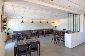 Dining - Kyriad Sens (Sens)