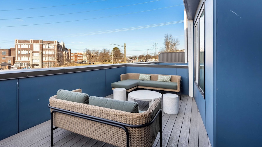 36 Guests on Music Row Bachelorette Suites + Glam Room 5 Minutes to Downtown