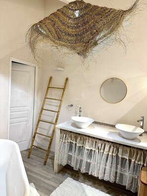 Shower, hair dryer, towels, soap - GÎTE DU PTIT HAMEAU (Vogüé)