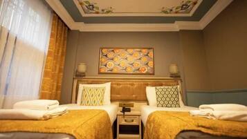 Cribs/infant beds