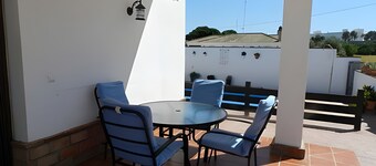 Apartamentos piscina compartida