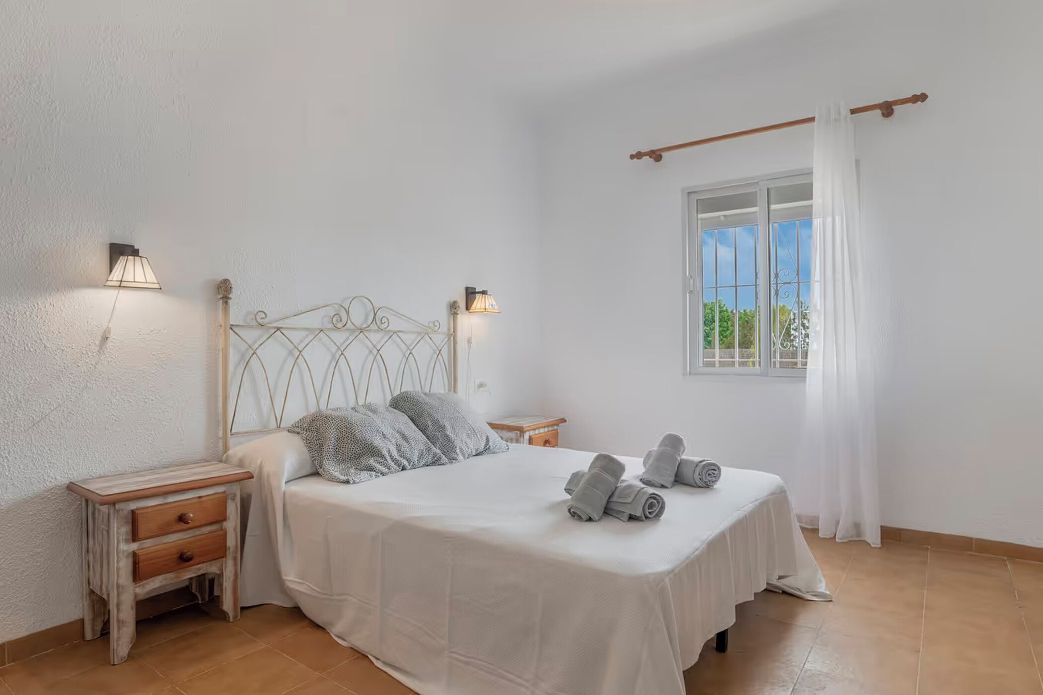 Iron/ironing board, free WiFi