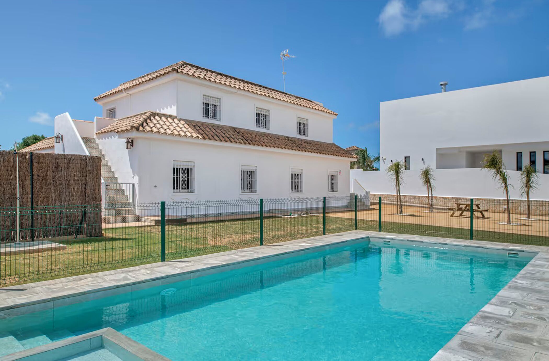 Outdoor pool, sun loungers