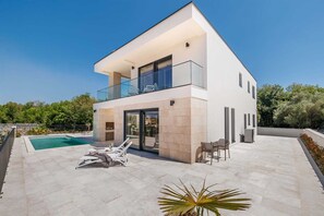 Exterior - Villa AMARIS with private heated pool (Malinska)