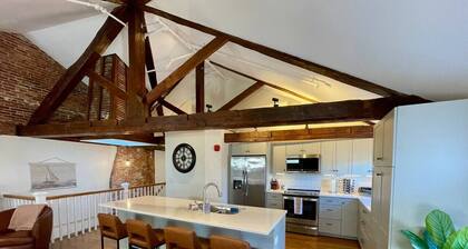 4 King Suites, Downtown, Outlets, Beach, Historic