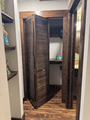 Interior - Charming and Cozy Retreat in Newaygo, MI -The Fisherman's Stay (Newaygo)