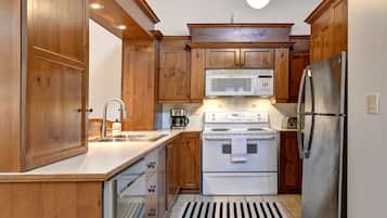 Deluxe chalet, balkon | Privékeuken