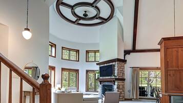 Deluxe Chalet, Balcony | Living area