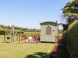 Property grounds - Songbirds (Tenterden)