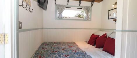 1 chambre, décoration personnalisée, ameublement personnalisé