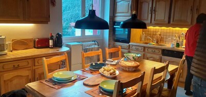 Magnificent villa with garden 5 minutes' walk from the gondola.