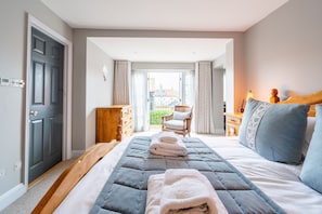 2 chambres, fer et planche à repasser, accès Internet, draps fournis