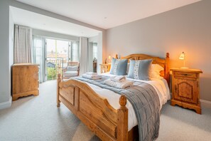 2 slaapkamers, een strijkplank/strijkijzer, internet, beddengoed