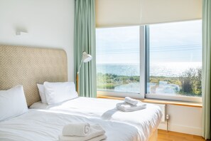 5 slaapkamers, een strijkplank/strijkijzer, internet, beddengoed