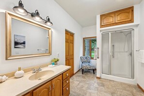 Hårføner og håndklær