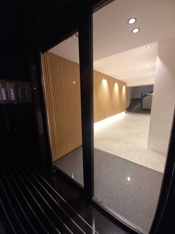 Exterior - Meridian Rooms  (Barcelona)