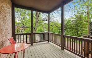 Terrace/patio - 5BR Family Home with Games, BBQ Grill & Firepit (St. Louis)
