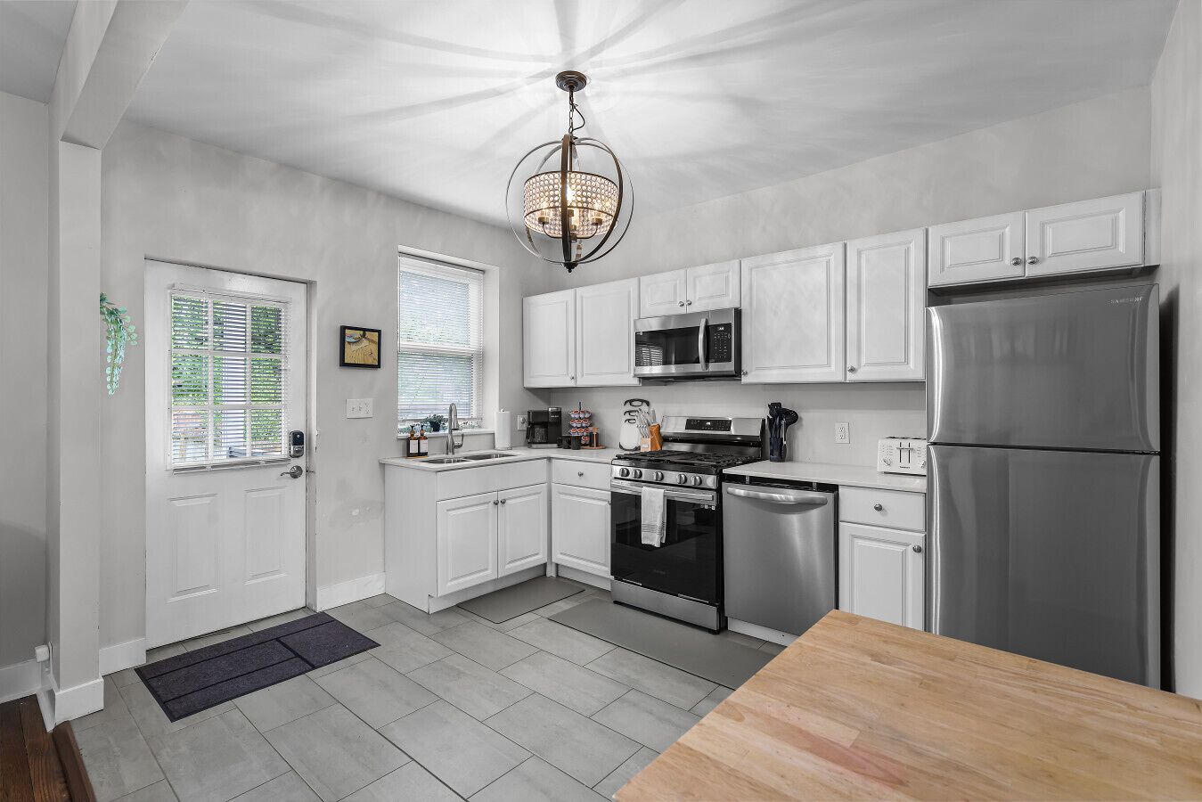 雪櫃、微波爐、焗爐、爐具