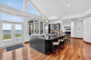 Fridge, microwave, oven, stovetop - Chesapeake Bay Retreat W/Breathtaking Views (Rock Hall)