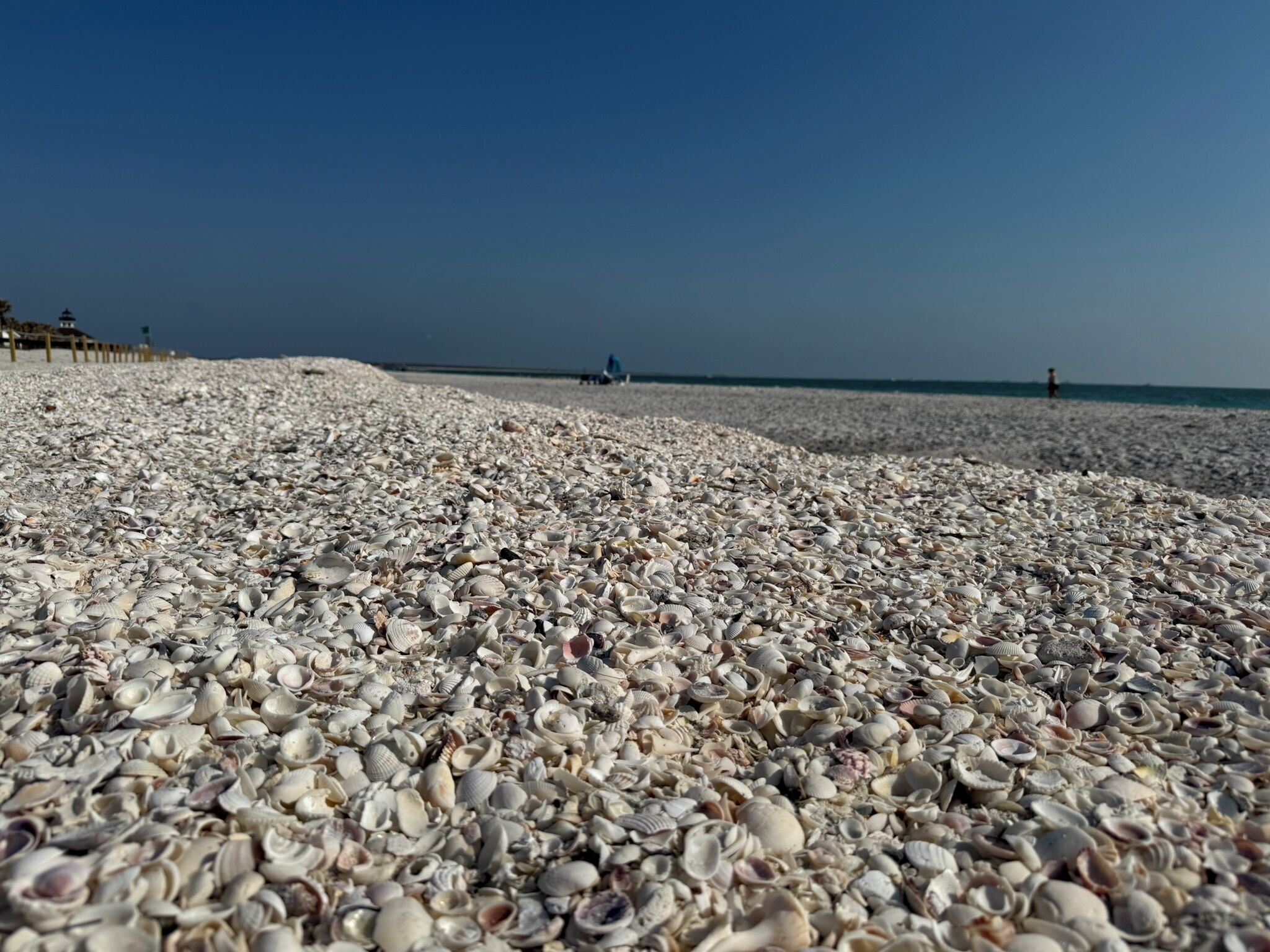 In Strandnähe, Liegestühle, Strandtücher