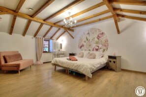 3 chambres, fer et planche à repasser, Wi-Fi gratuit, draps fournis