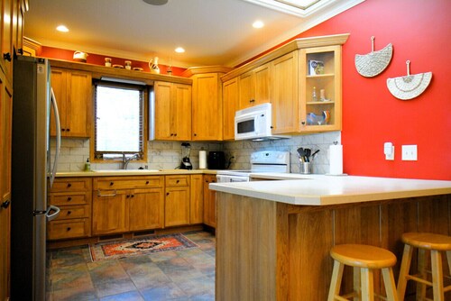 Cornerstone Retreat - Your Boji Family Getaway