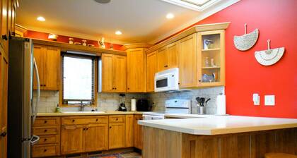 Cornerstone Retreat - Your Boji Family Getaway